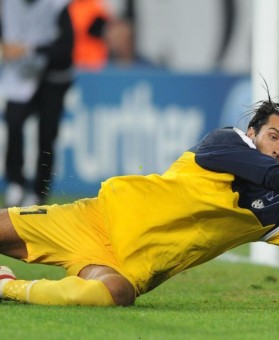 开云中国官网_那不勒斯官宣噩耗！中场核心安古伊萨确诊左大腿股二头肌重度撕裂，赛季征程蒙上厚重阴影