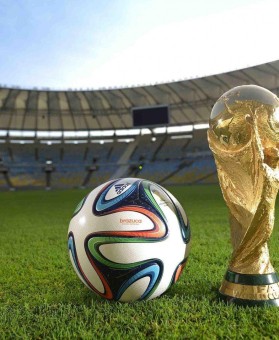 开云中国官网_李霄鹏重塑本土教练形象，中超新闻发布会迎来轻松变革