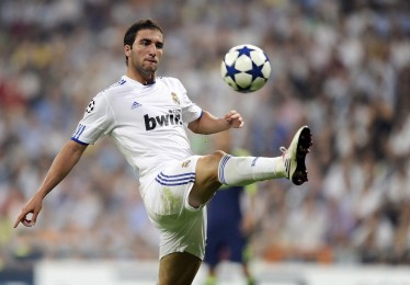 开云中国官网：土超赛场爆发罕见冲突！禁区内群殴未遭叫停 主队趁机打入空门引爆争议