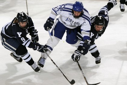 开云品牌|克罗地亚四球完胜黑山 全队与球迷共庆莫德里奇四十岁生日