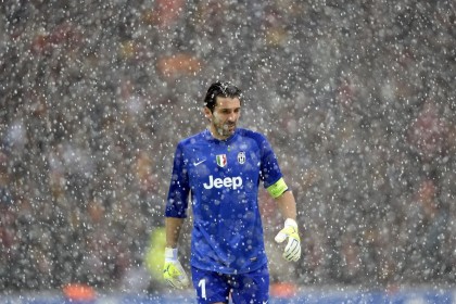 开云品牌：武汉河北中超激战，蒿俊闵尹鸿博中场对决，胡人天王秋明联袂冲锋