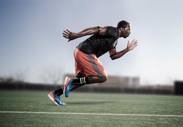 开云官方平台_拦都拦不住！场上肘击引争议，梅西挺身而出教育阿根廷老乡