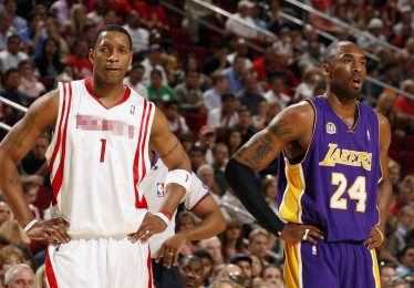 开云官方平台_蓉城主场球迷投掷水杯引发冲突，中国足协予以通报批评