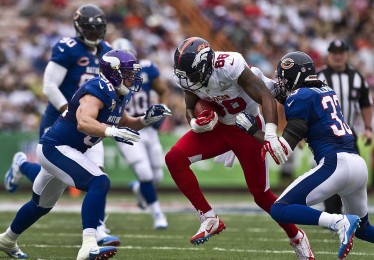 【开云品牌】巴西2-0完胜塞内加尔，埃斯特旺闪耀破门，卡塞米罗建功锁定胜局，库尼亚两度中框憾失良机