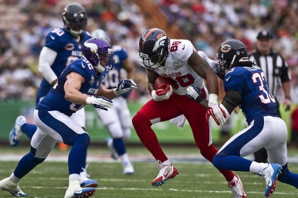 【开云品牌】巴西2-0完胜塞内加尔，埃斯特旺闪耀破门，卡塞米罗建功锁定胜局，库尼亚两度中框憾失良机