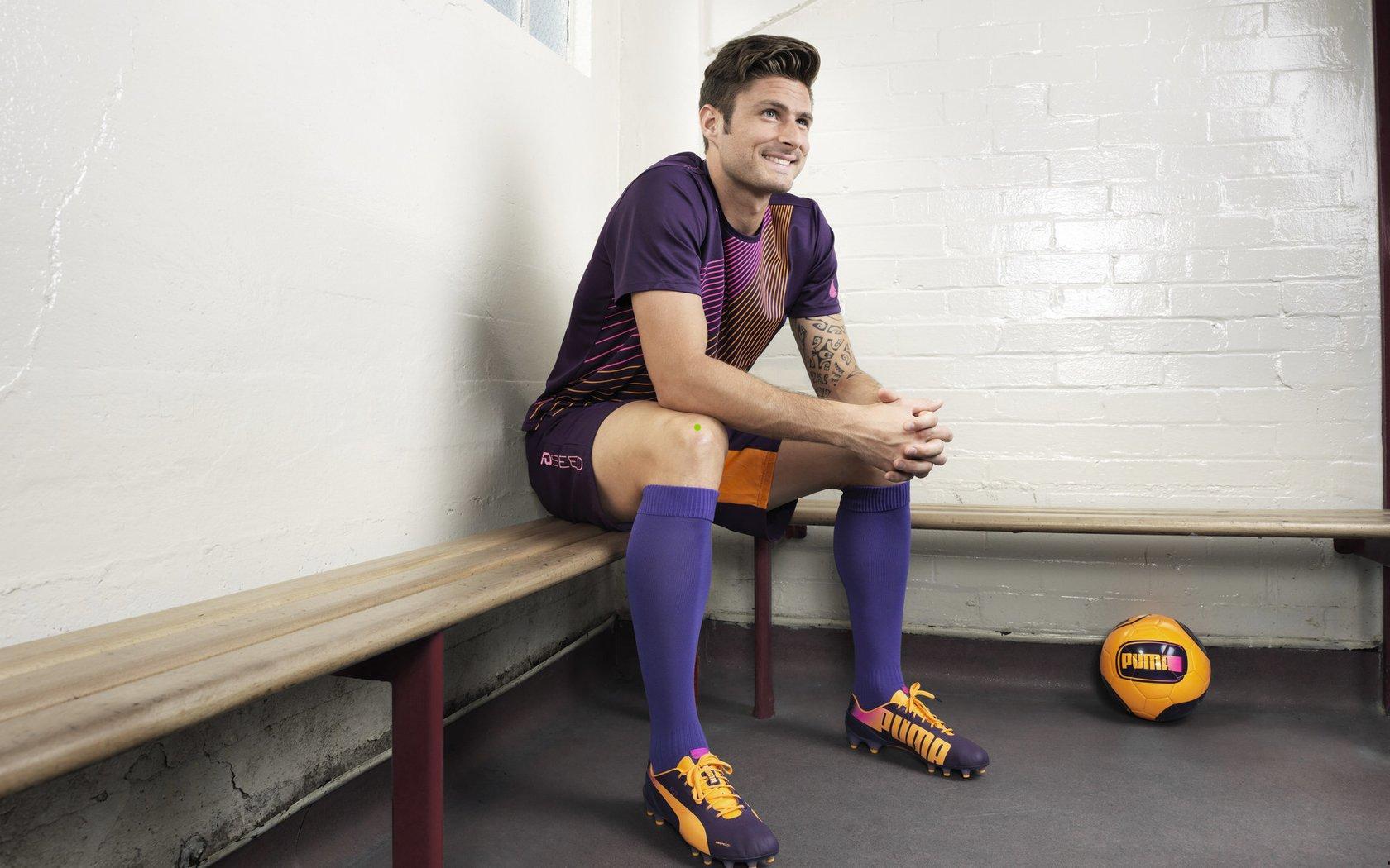 【早报】三冠王！队史首次